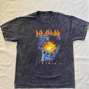 Def Leppard Pyromania Graphic T-Shirt